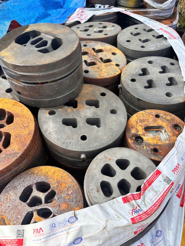 Sắt thép khuôn đúc thanh lý – Phế Liệu Việt Phát